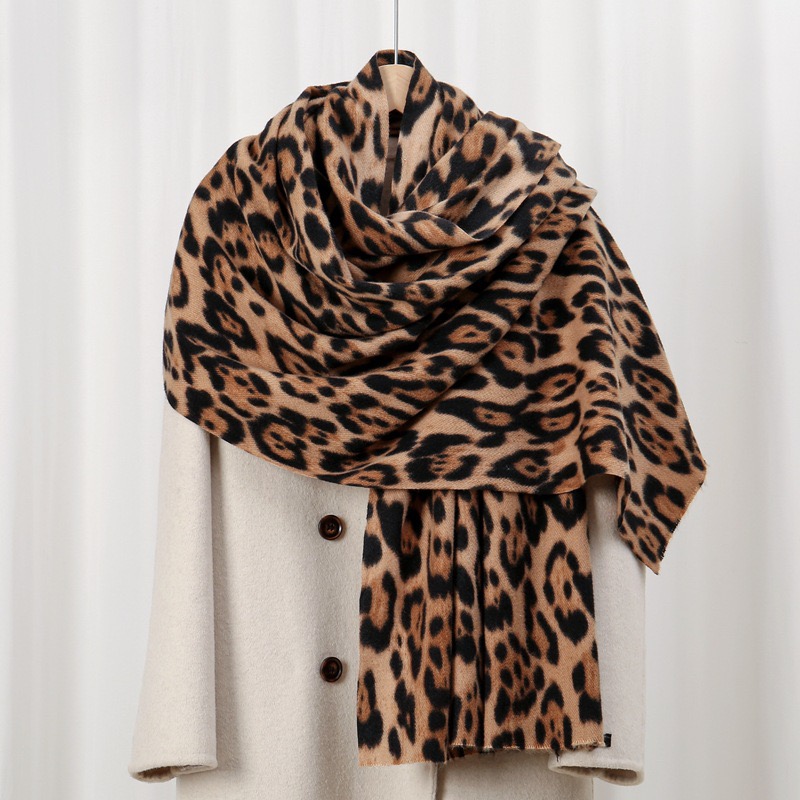 partyme手工仿羊绒印花厚款豹纹围巾女新款时尚长款百搭披肩冬季