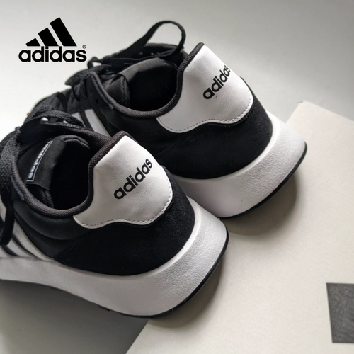 Adidas阿迪达斯训练运动鞋