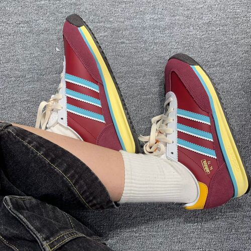 Adidas阿迪达斯运动休闲鞋