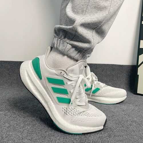 阿迪达斯 PUREBOOST 22 男子透气缓震耐磨休闲运动跑步鞋HQ8588