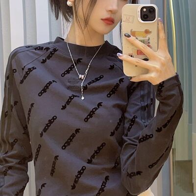 Adidas阿迪达斯三叶草满印标长袖衫女子修身款运动上衣JE8355