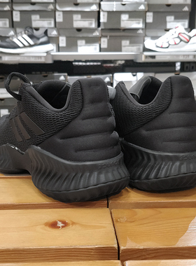 阿迪达斯Pro Bounce男子低帮织物透气减震耐磨防滑篮球鞋 FW0905