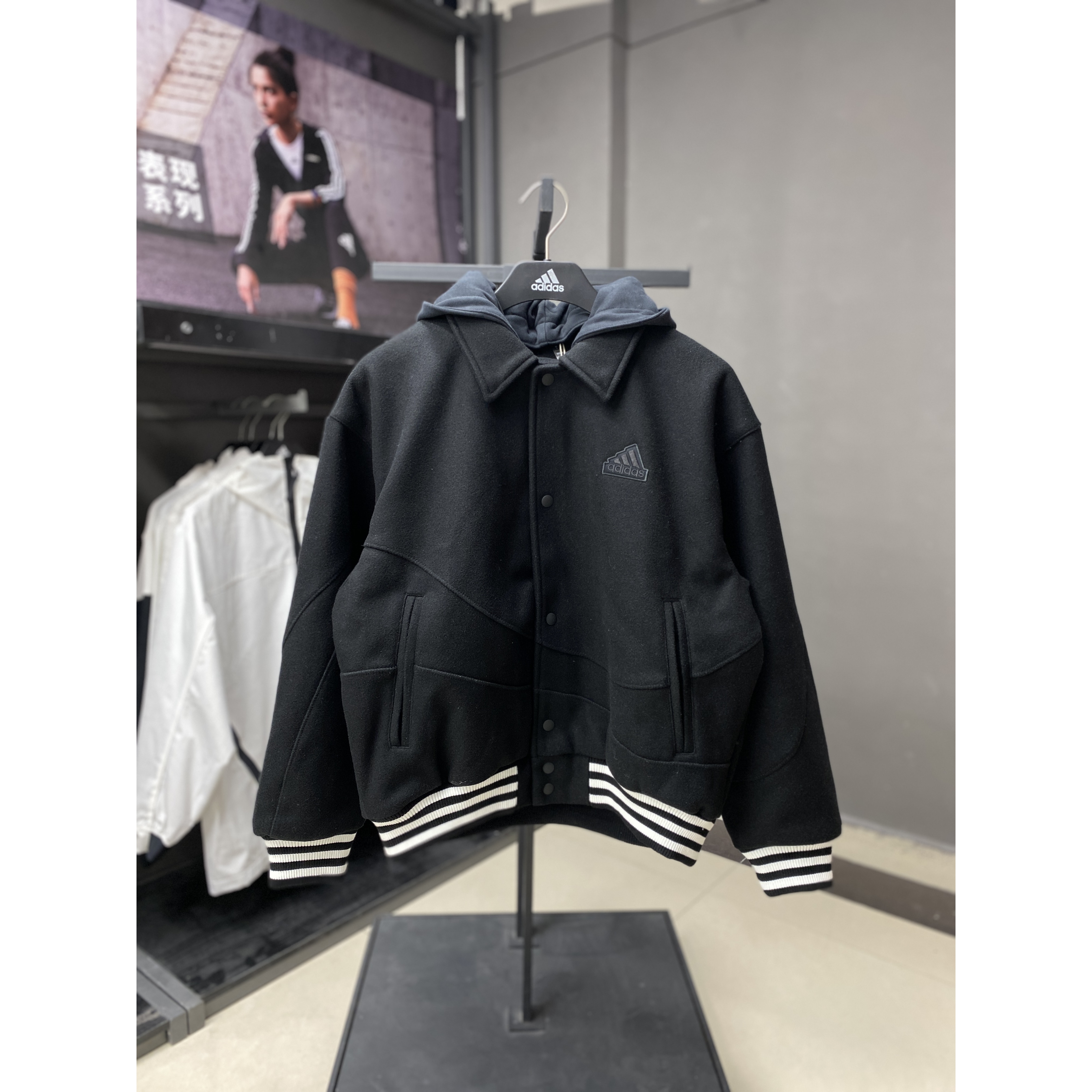 adidas阿迪达斯男外套夹克龙年限定加绒连帽运动休闲棒球服IT0209