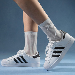 低帮休闲板鞋 Adidas 潮流贝壳头女款 三叶草经典 JH9976 Superstar2