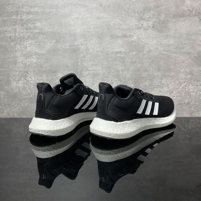 阿迪达斯男女缓震透气运动跑步鞋