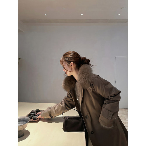 TMHSTUDIO狐狸毛领风衣羽绒服