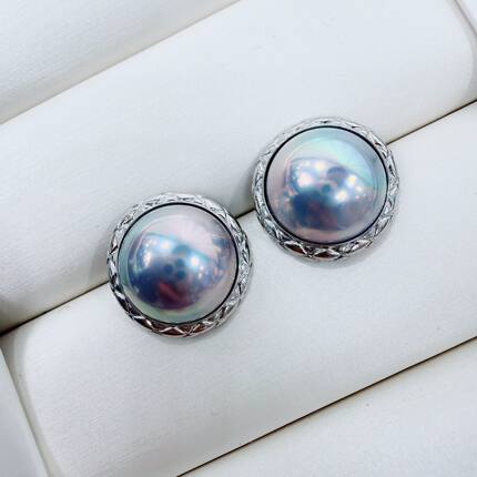 极光”星空“炫彩马贝珍珠耳钉(白金)14+mm 18K金2920H00DY
