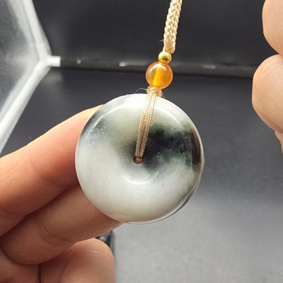 南阳石佛寺玉雕独山玉独玉精品黑白料平安扣路路通28MM面包圈