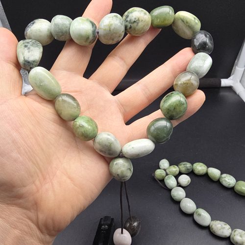 南阳玉雕独山玉独玉精品多色料随形珠籽佛珠串手持念珠18颗