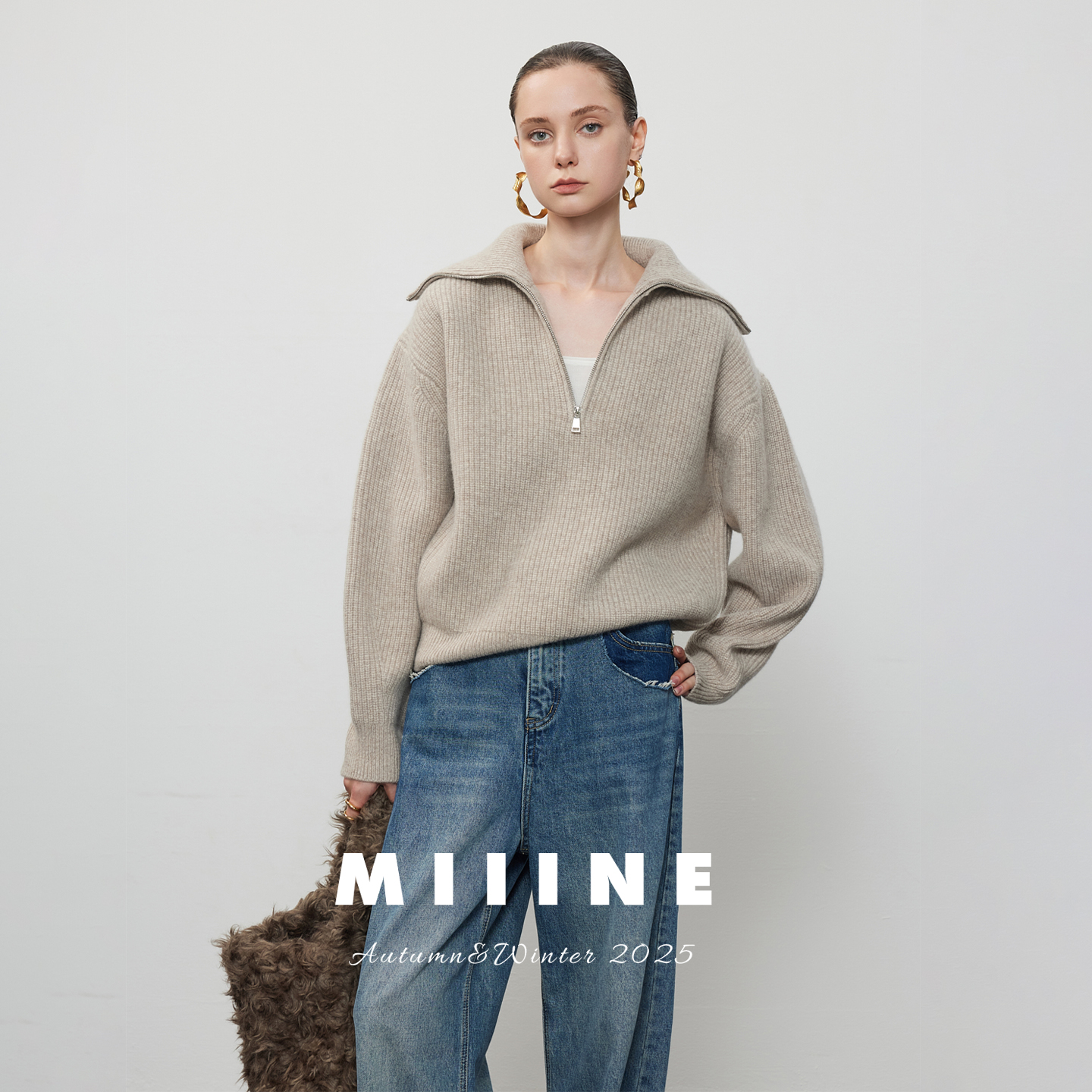 Miiine海军领拉链款毛衣