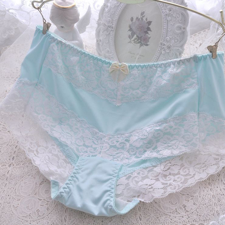 Slip jeunesse sexy en nylon - Ref 643408 Image 1