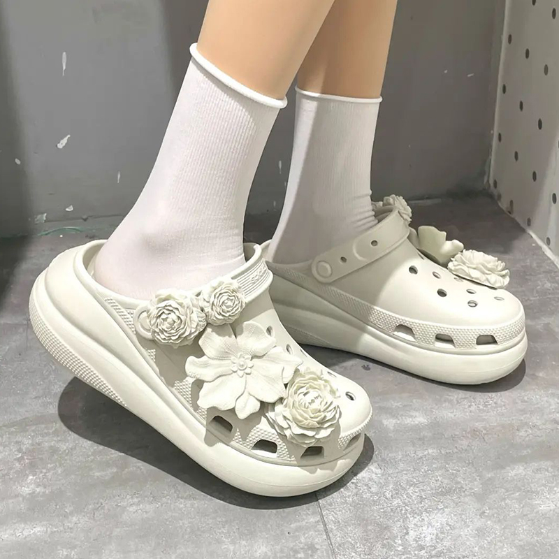 Crocs卡骆驰洞洞鞋经典泡芙花束
