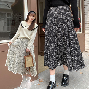 大码胖mm褶皱碎花半身裙女2023新款高腰复古长款大摆蛋糕裙31896