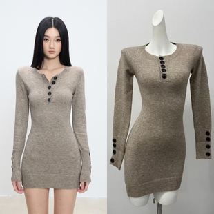 WITHMIN 长袖连衣裙秋季2025新款收腰显瘦纯欲辣妹针织包臀裙短裙