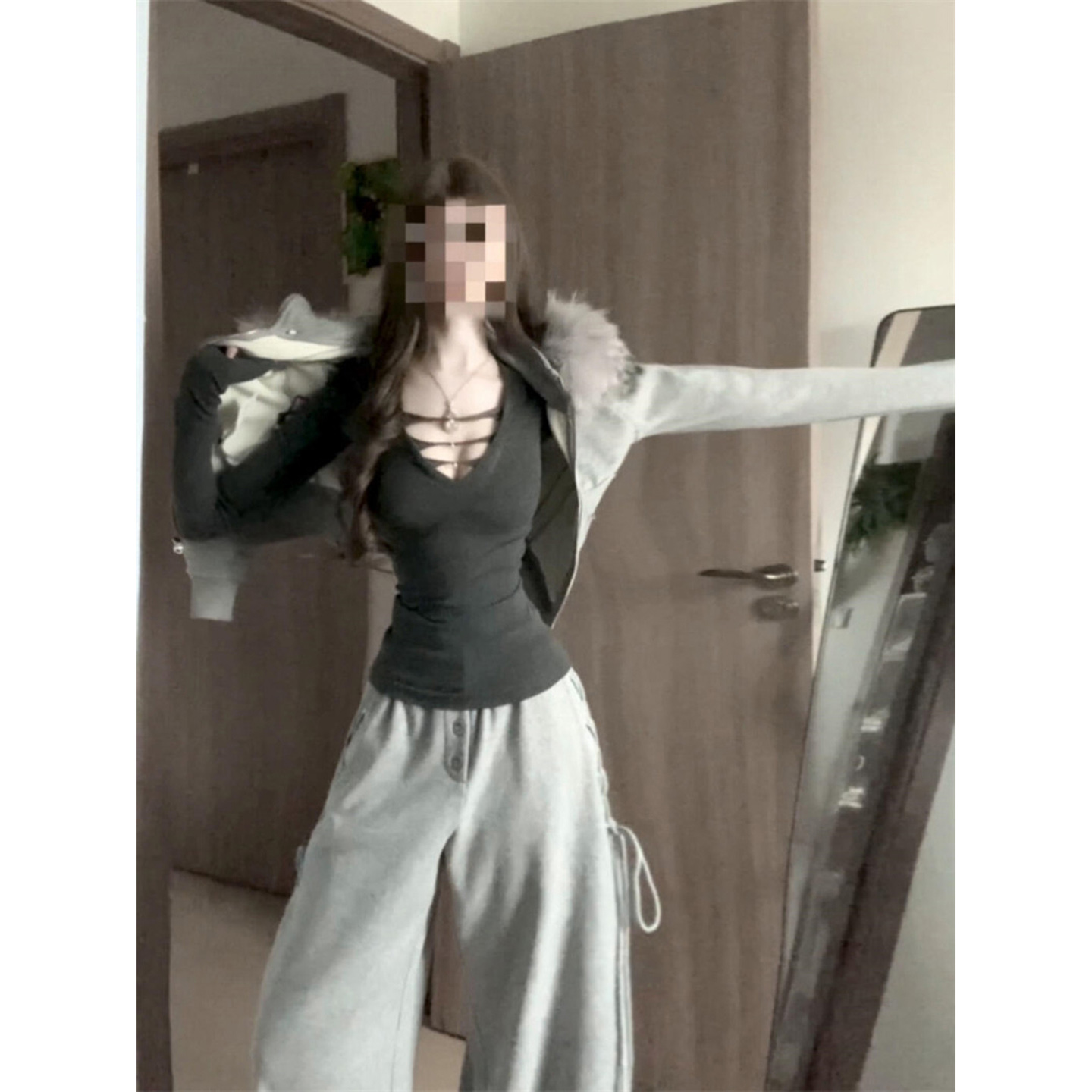 秋澄LeeAutumn 深V领性感镂空显瘦长袖打底衫针织衫低胸纯欲上衣