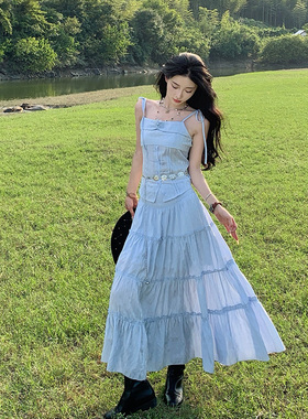 浅蓝色吊带蛋糕长裙套装女夏季海边度假风显瘦收腰气质旅游穿搭裙