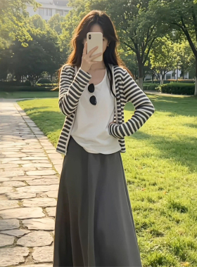 韩系条纹开衫半身连衣裙子女夏季2026新款超火气质一整套ootd穿搭