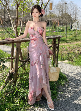 海边度假风挂脖碎花连衣裙女夏法式抹胸收腰显瘦度假风不规则长裙