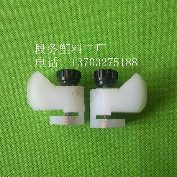厂家直销 加工各种橡胶塑料制品 批发 各种吸嘴 递纸嘴 刀条 刀垫 刮墨板            毛轮 定做异形尺寸 欢迎来电13703275188微信