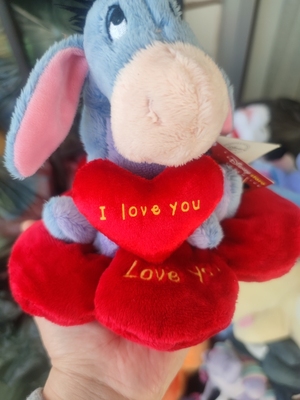 小熊维。尼POOH百亩森林小驴屹耳坐花朵抱爱心Eeyore公仔毛绒玩具