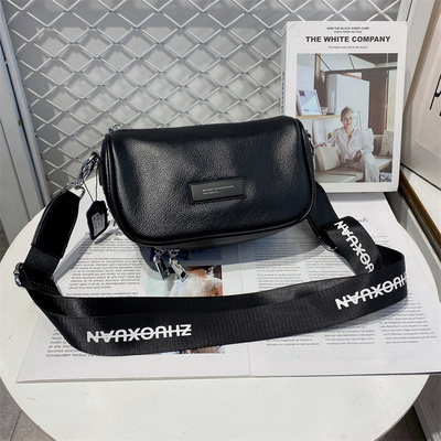 波士顿枕头包荔枝纹休闲单肩斜跨