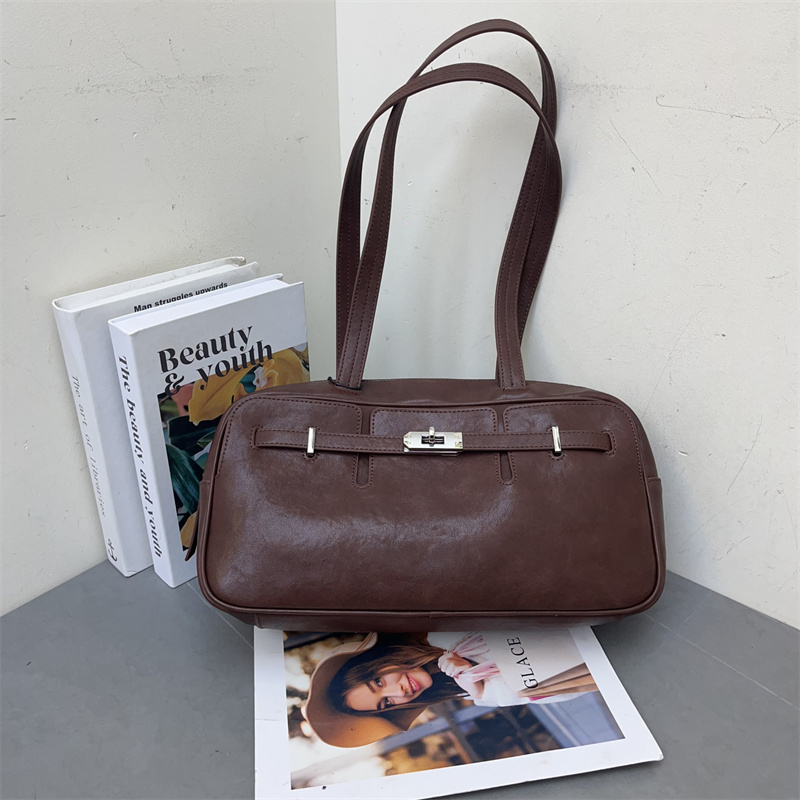 时尚保龄球女包皮带装饰手提单肩