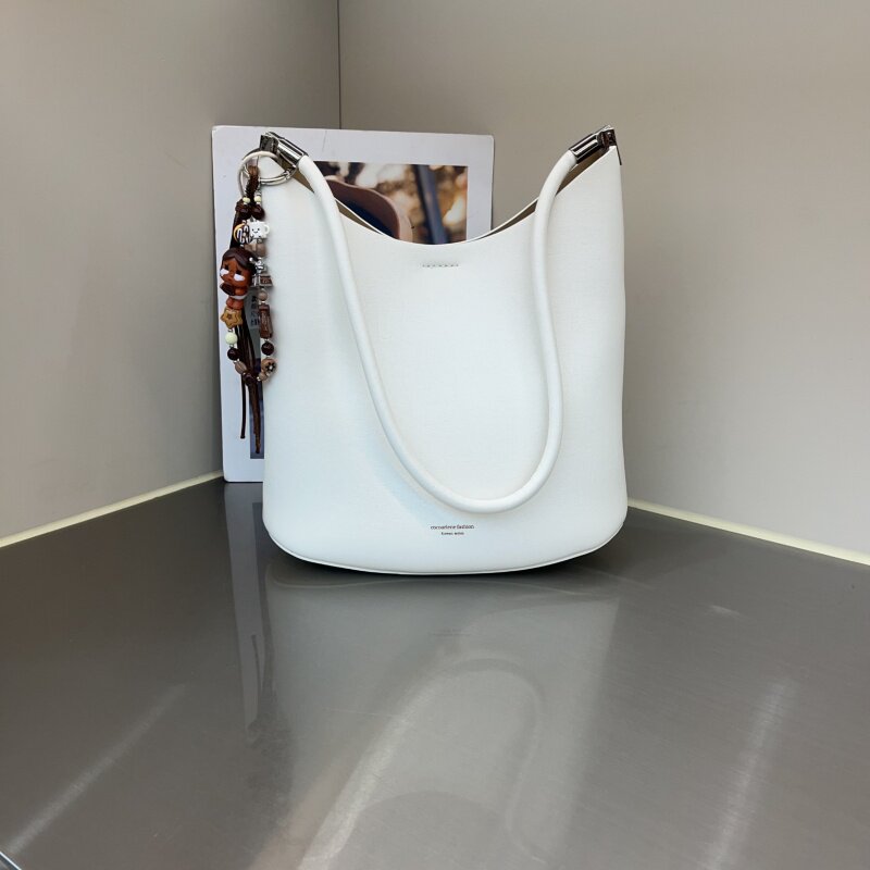 2026新款韩版时尚水桶包休闲纯色软皮腋下单肩包质感百搭子母包女