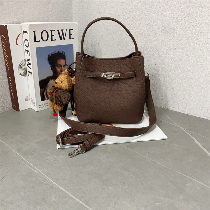 娜飞儿水桶包皮带装饰手提单肩包