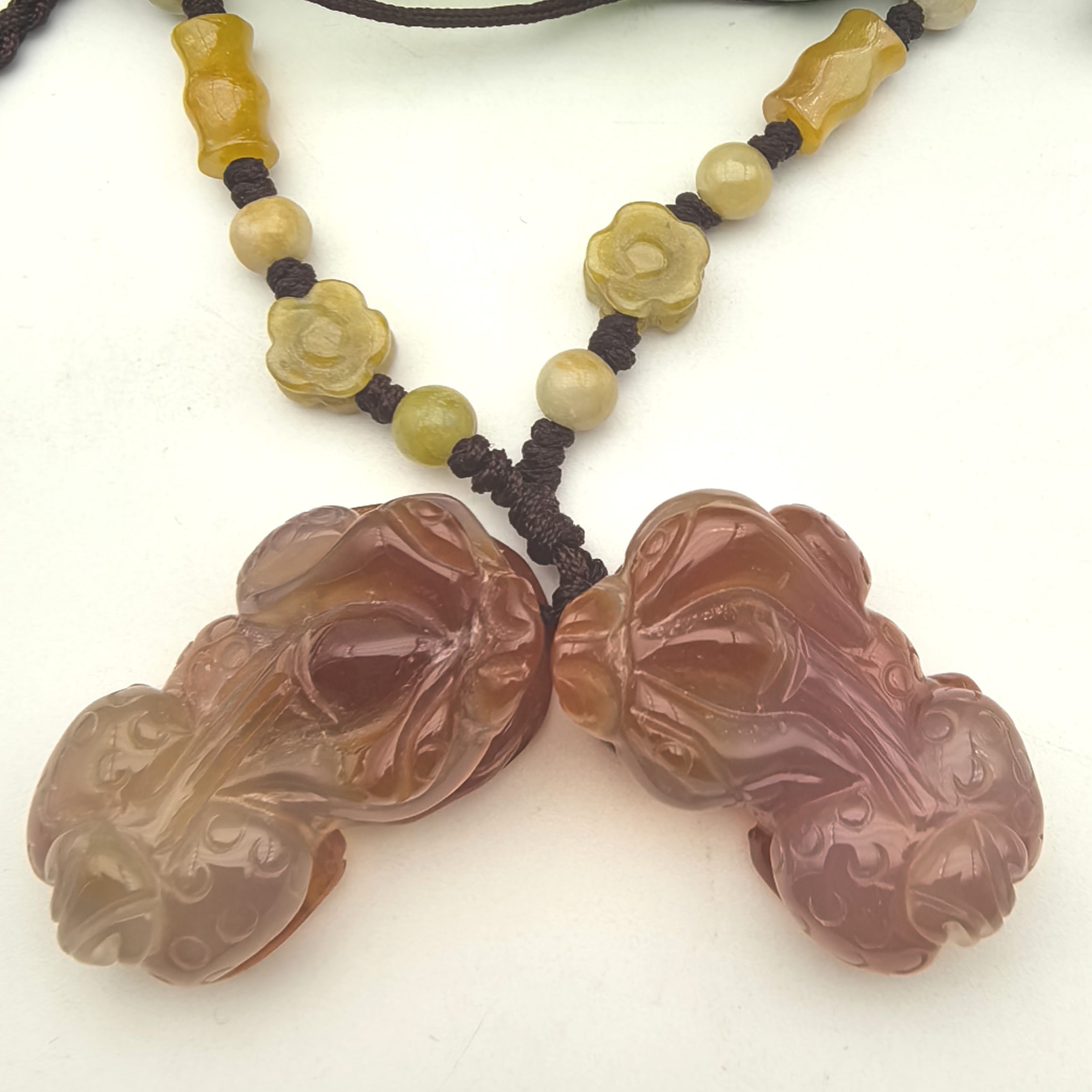 天然俏色红玛瑙雕刻招财对貔貅吊坠+翡翠手工编绳一物一图A45-51