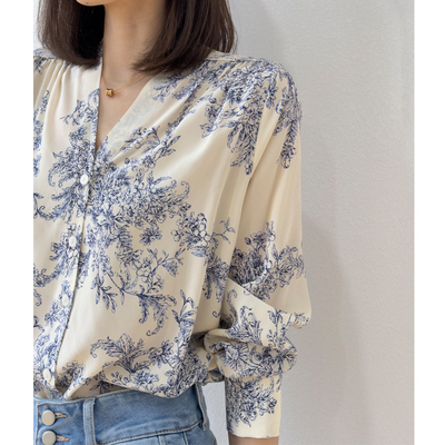 国风青花瓷！真丝V领灯笼袖上衣
