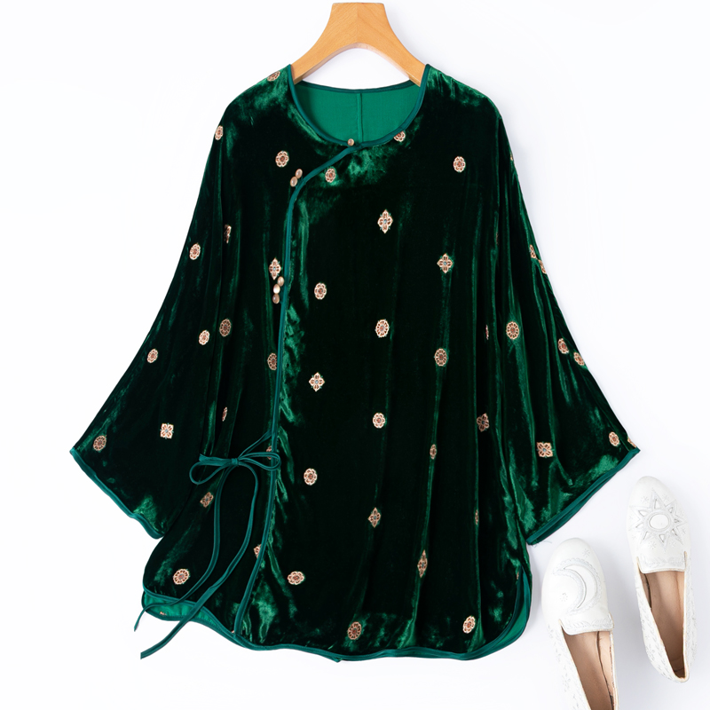 祖母绿毛衫真丝绣花丝绒斜襟衬衫