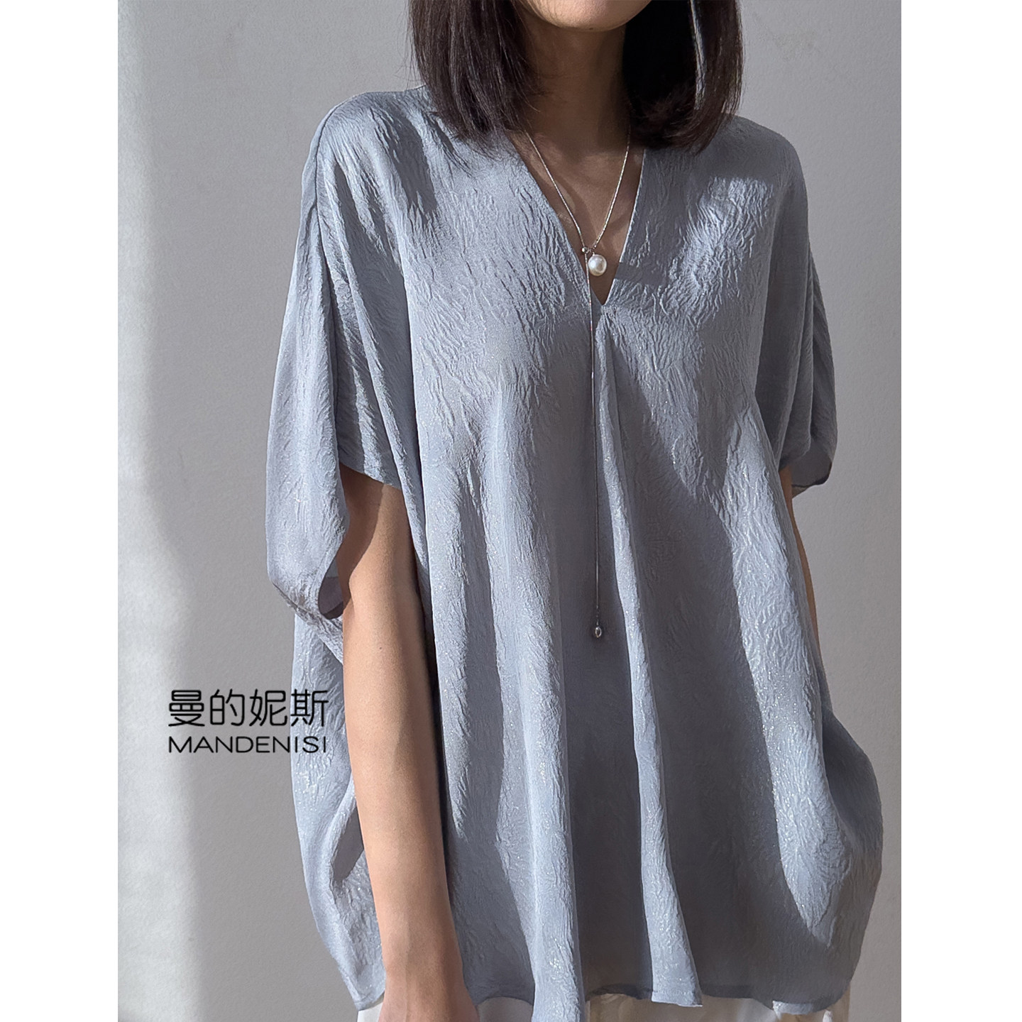 闪闪发光！桑蚕丝优雅立体金丝提花真丝V领蝙蝠袖宽松飘逸T恤上衣