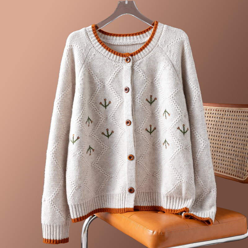 加厚重工款！米杏色绣花羊毛毛衣