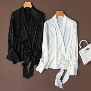 “绸缎飞鸟集”设计款下摆绑带垂坠真丝弹力提花缎V领长袖衬衫女