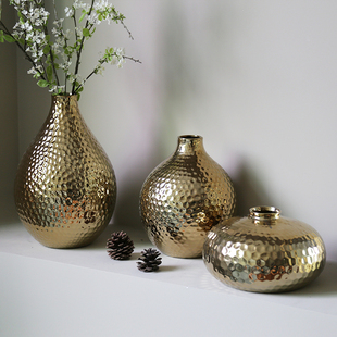 北欧轻奢电镀金色圆形金属色陶瓷花器仿brass黄铜花瓶装 饰品摆件