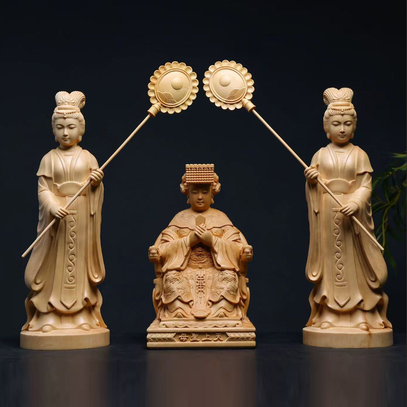 桧木精雕妈祖神像摆件湄洲天上圣