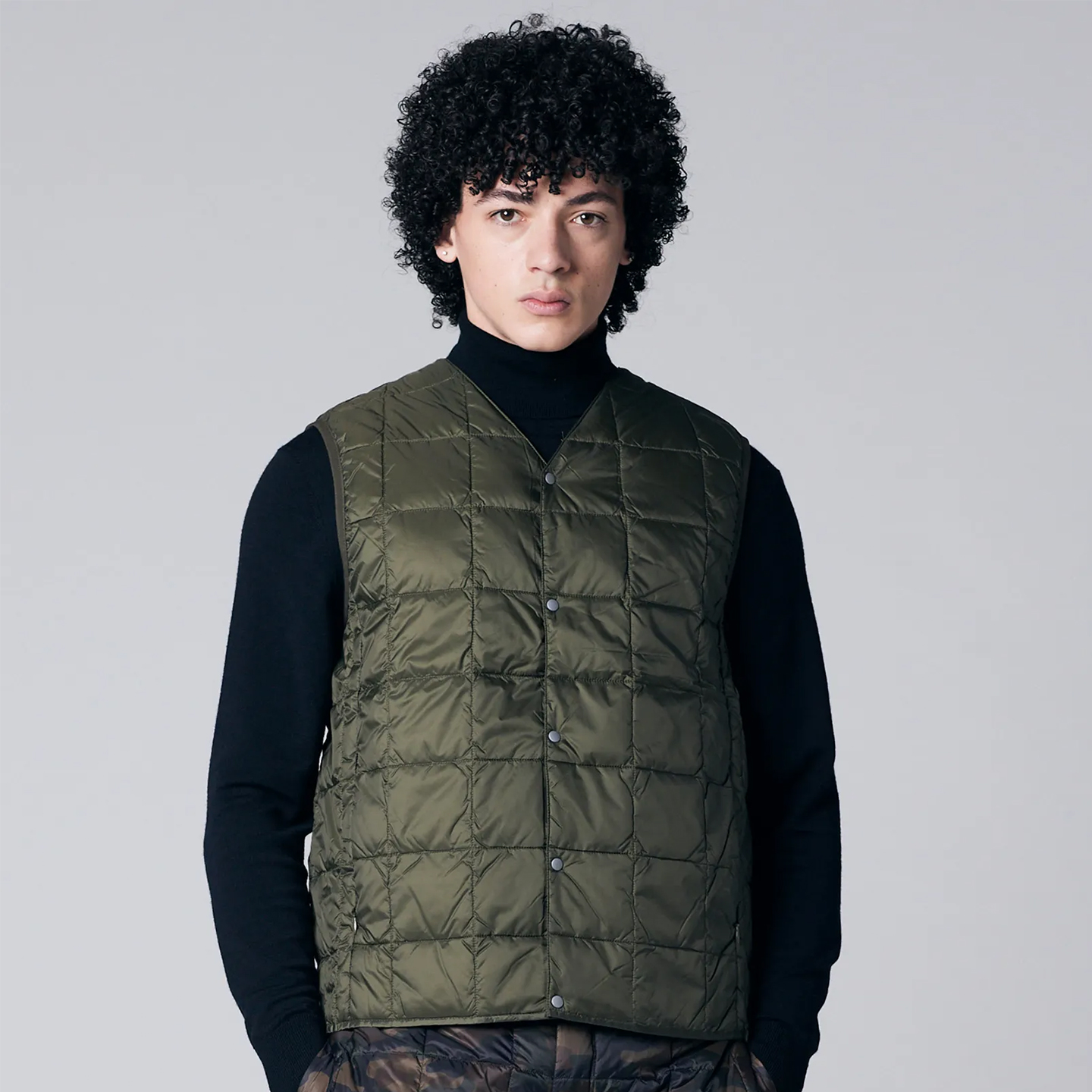 Taion001军事绗缝V领羽绒服