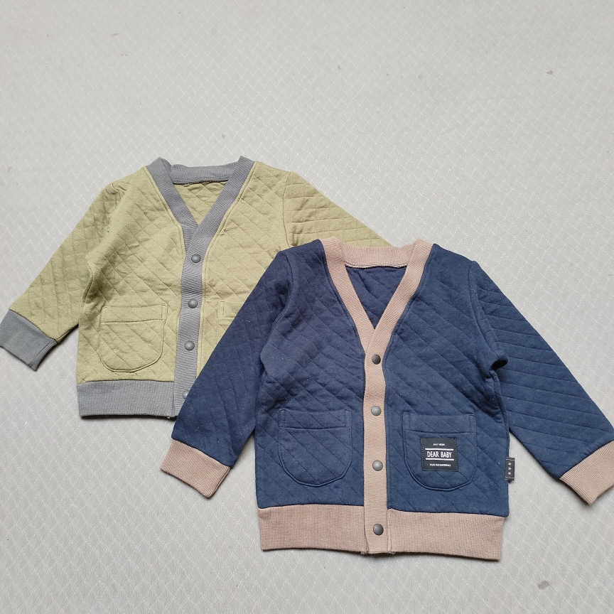 日单千系男女童装纯棉空气层V领开身保暖上衣外套