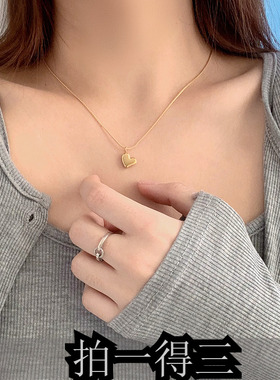 钛钢女不对称爱心项链