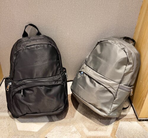 防水轻便尼龙布大容量旅行双肩包