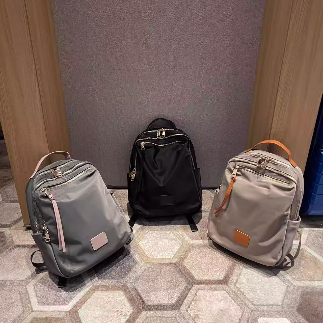 多隔层包女尼龙布通勤简约背包