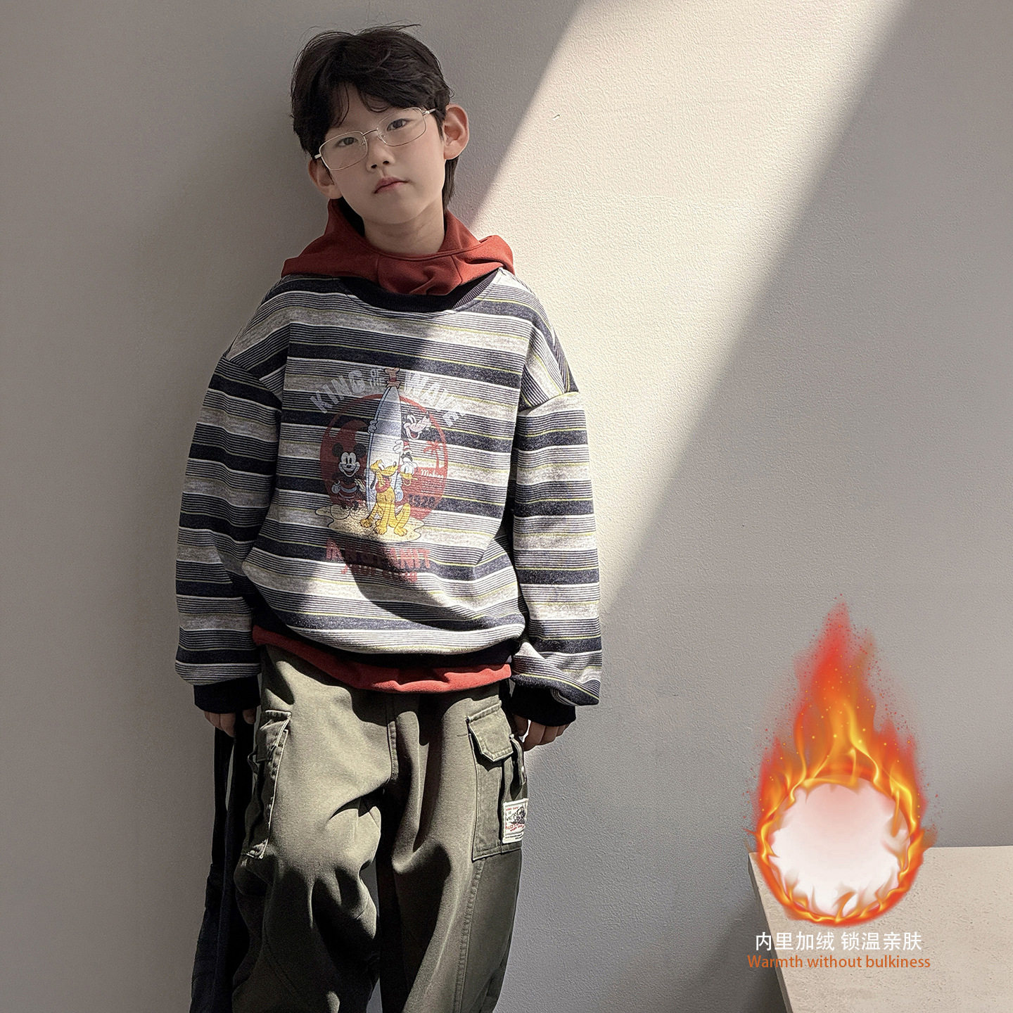 马其顿小町三木童装旗舰店男童加绒卫衣2026条纹卡圆领休闲套装潮