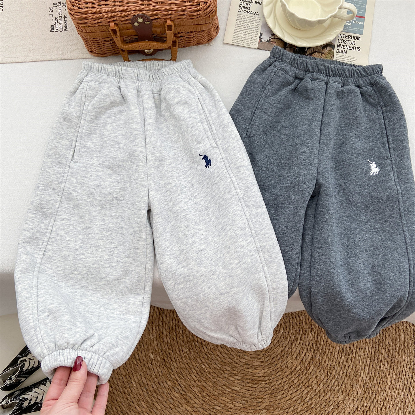 女童裤子2025新款冬季加厚加绒灰色卫裤儿童保暖柔软舒适收口长裤