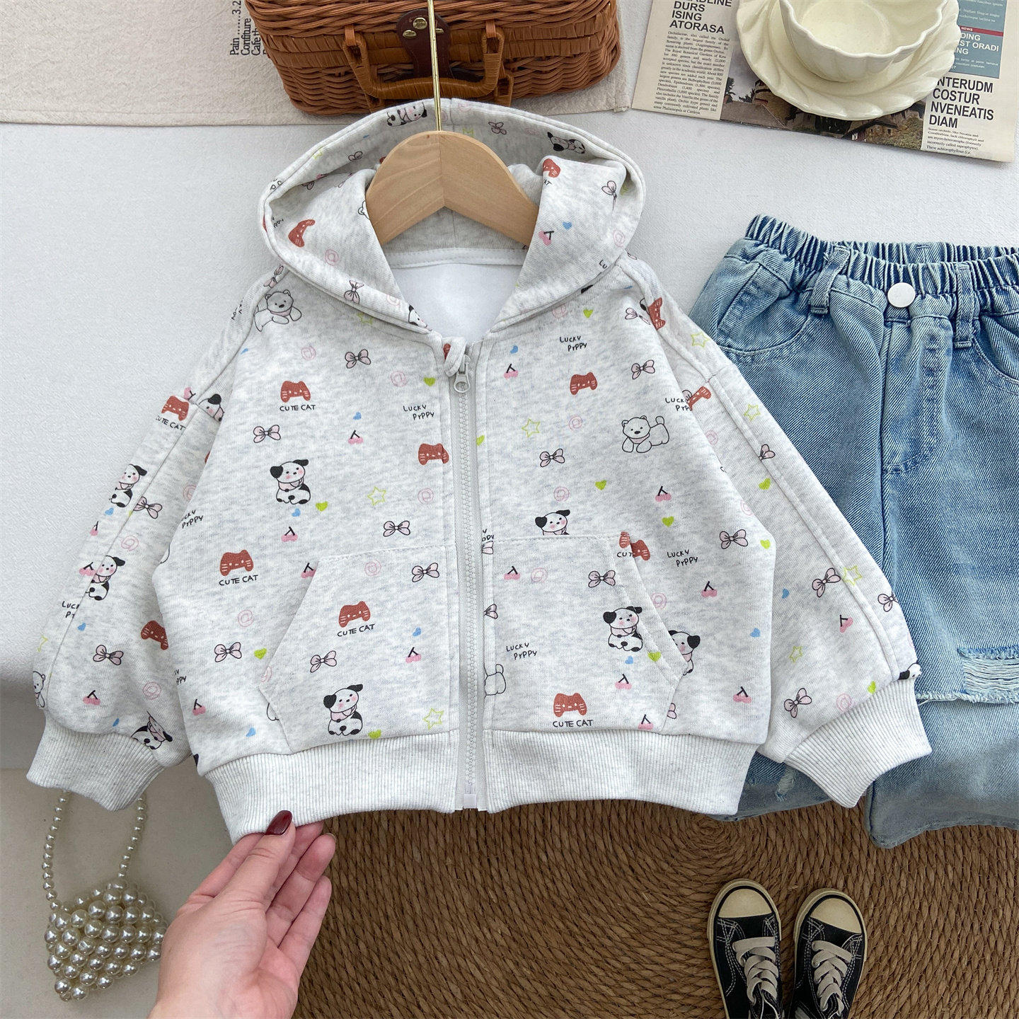 女童春装外套宝宝韩版洋气春秋季小狗连帽灰色卫衣上衣拉链开衫潮