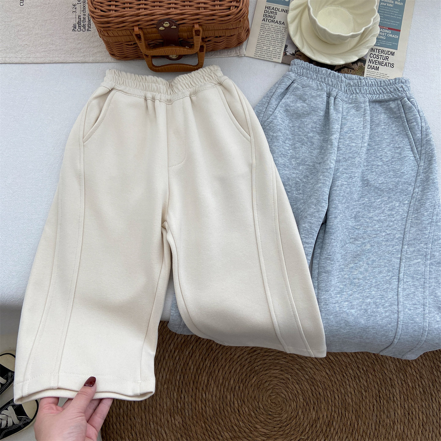 儿童卫裤女童春秋季新款洋气柔软休闲裤刺绣字母运动裤弯刀裤裤子