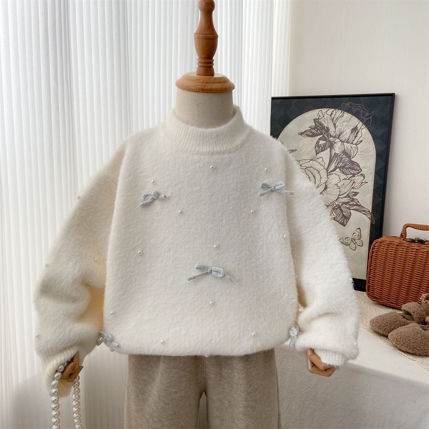 女童毛衣冬季2025新款洋气钉珠白色圆领针织衫加厚仿水貂毛上衣潮
