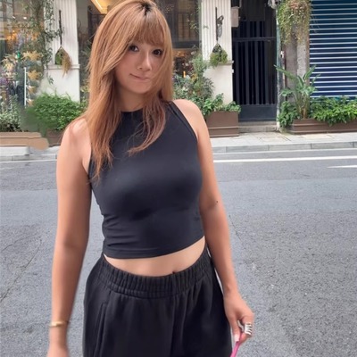 卡戴珊同款裸感弹力短款无袖T恤