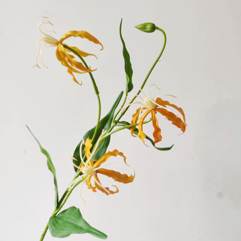嘉兰百合仿真花新中式家居装饰摆件婚礼布置引路花火焰百合假花