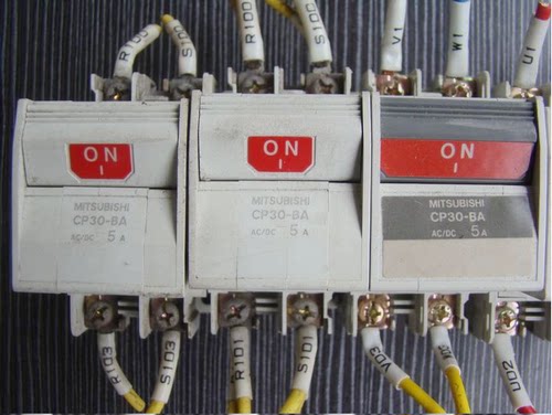 三菱MITSUBISHI CP30-BA 1P 2P 3P 2A 3A 10A 5A 7A 15A开关 - 封面