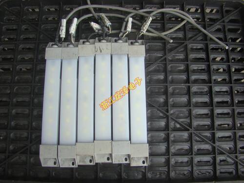 日本进口 IDEC 24V 1.8W LF1B-B4S-2THWW4 白光光源 215X25X13mm